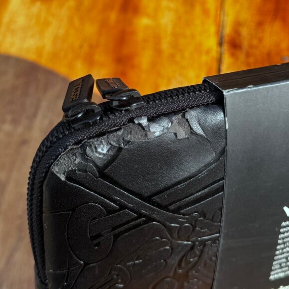 KAWS ARKITIP Incase Laptop Magazine Skeleton Case RARE 2007 - Picture 12 of 16